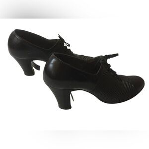 Vintage peacock shoes, black leather, Oxford Heels Denver Dry Goods Co Womens